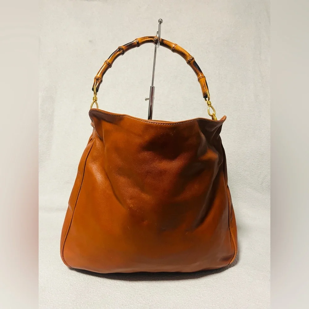 Gucci Bamboo Leather Shoulder Bag - Picture 6 of 14